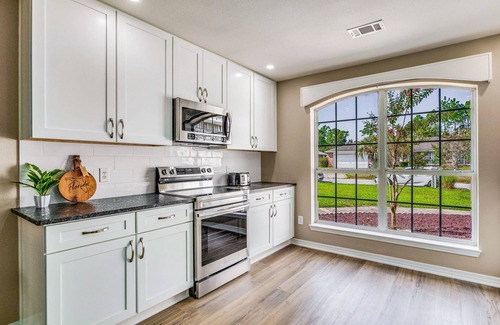 Pensacola House | Spacious and Modern, Close to NAS , Room for Everyone