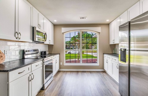Pensacola House | Spacious and Modern, Close to NAS , Room for Everyone
