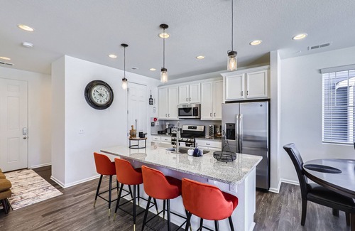 Henderson House | Spacious and Modern Home near DIA