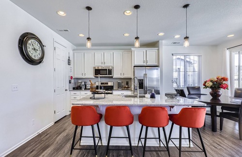 Henderson House | Spacious and Modern Home near DIA