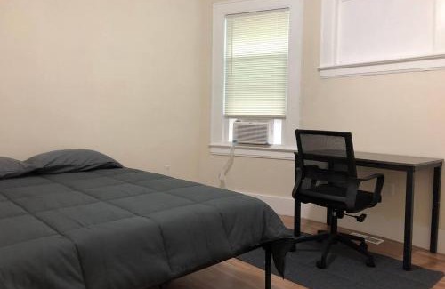 Weequahic Apartment | Spacious and private apartment with 3 bedrooms and 1 bathroom near Newark International Airport EWR and New York City