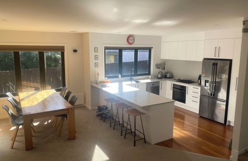 Browns Bay House | Spacious and private family home in popular beach town2007