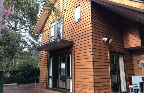 Browns Bay House | Spacious and private family home in popular beach town2007