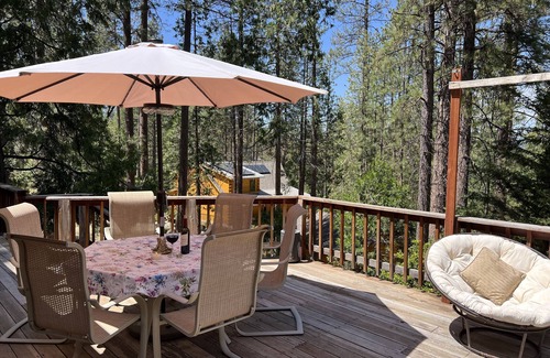 Groveland Cabin | Spacious and relaxing 6 bedroom house near Yosemite National park