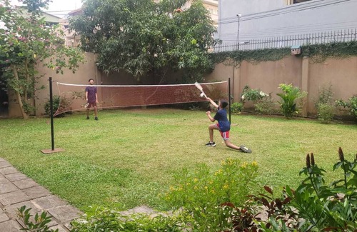 Wellawatte House | Spacious and Serene 5-bedroom Family Home with AC and WiFi in Colombo