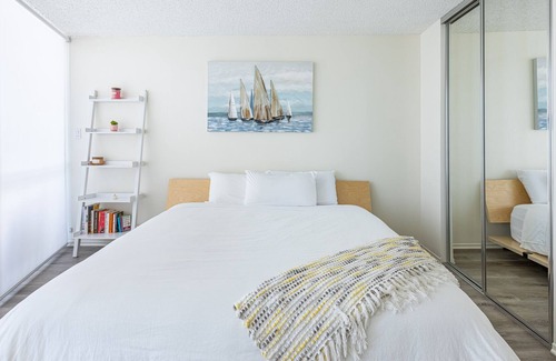 Downtown Condo | Spacious and Stylish Beach Front Condo/@ Santa Monica Pier