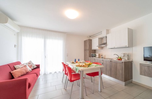 Lignano Sabbiadoro Apartment | Spacious apartment with terrace in Lignano