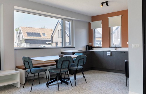 Nieuwvliet Apartment | Spacious apartment for 4 people, with various facilities for your dog