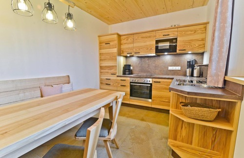Arnbruck Apartment | Spacious apartment (70sqm) with private terrace (12sqm) and rain shower