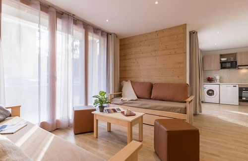 Briancon Apartment | Spacious Apartment · Direct Access to Ski Slopes · Free WiFi · Terrace
