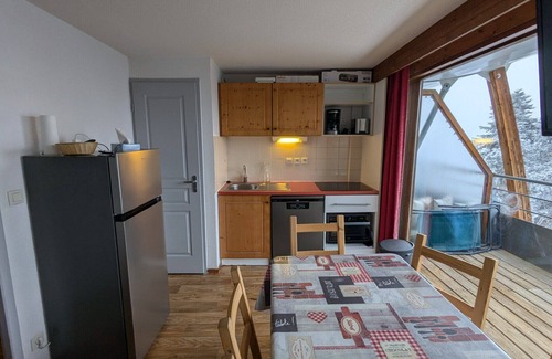 Chamrousse Apartment | Spacious apartment for 8 people, terrace, close to the slopes