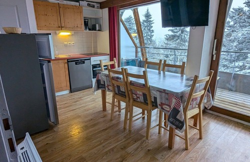 Chamrousse Apartment | Spacious apartment for 8 people, terrace, close to the slopes