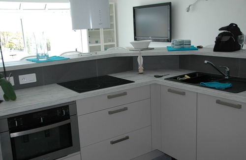 La Turballe Apartment | SPACIOUS APARTMENT FACING THE SEA, FEET IN THE WATER!