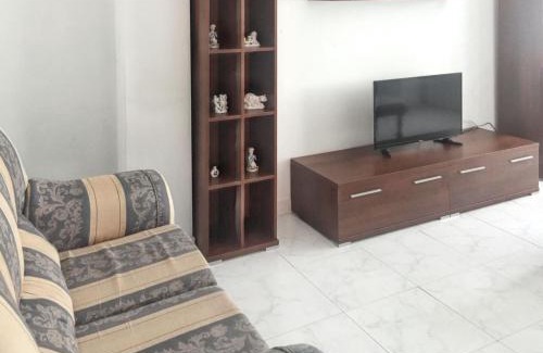 Laxe Apartment | Spacious Apartment in Laxe with Balcony