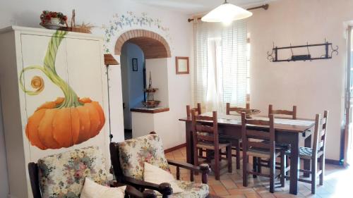 Lisciano Niccone Apartment | Spacious Apartment in Lisciano Niccone with Mountain View