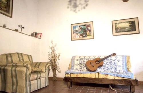 Massa Marittima Apartment | Spacious Apartment in Massa Marittima with Shared Pool