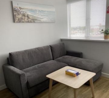 Portsmouth City Centre Apartment | Spacious Apartment next to Central Train Station