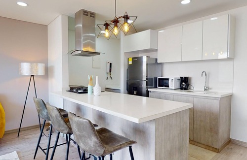 Calle 100 Apartment | Spacious Apartment on 10th Floor in Bogota
