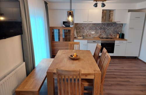 Saalfelden am Steinernen Meer Apartment | Spacious apartment to relax in quiet neighborhood