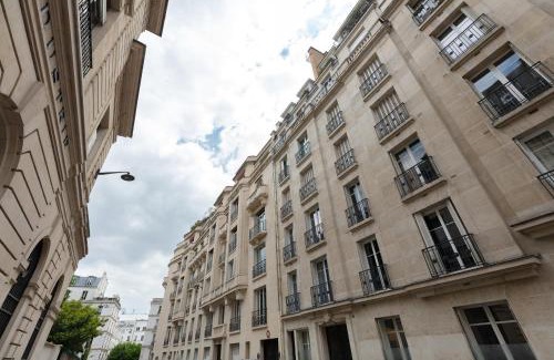 Porte-Dauphine Apartment | Spacious Apartment - Trocadéro