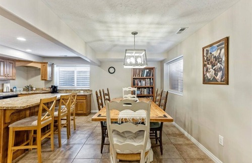 South Jordan Apartment | Spacious apartment in South Jordan, Utah