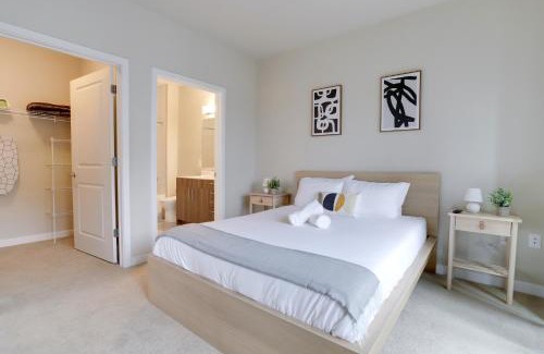 Jefferson Manor Apartment | Spacious Apartment w Natural Lights to Enjoy the Landscape