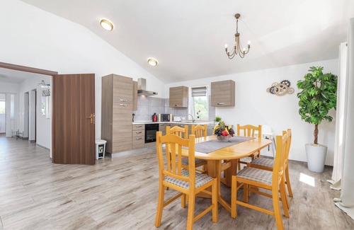 Loborika Apartment | Spacious apartment with 3 rooms, surrounded by green forest near Pula.