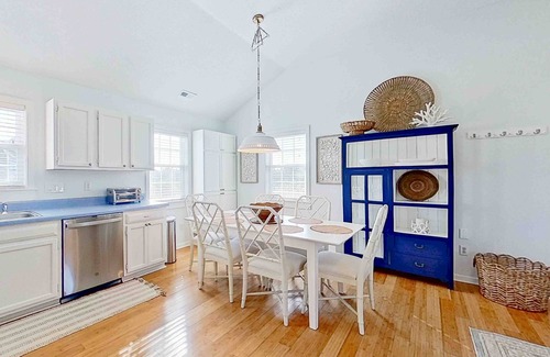 Ocean Isle Estates House | Spacious Avon home with Shared pool, balcony & modern comforts near the beach