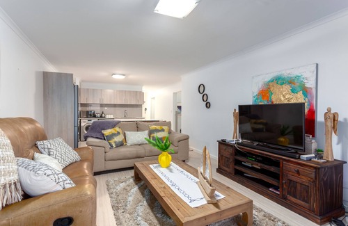 Big Bay Apartment | Spacious Beach Apartment - Hop Skip and Jump from Blouberg Beachfront