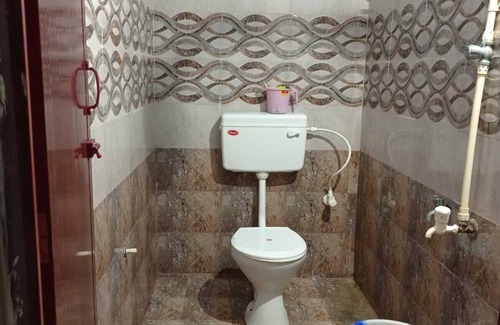 Sadras Apartment | Spacious bedrooms PG House in wonderful Chennai with AC, fitness room, WiFi