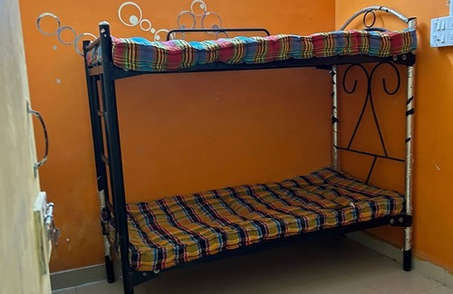 Sadras Apartment | Spacious bedrooms PG House in wonderful Chennai with AC, fitness room, WiFi