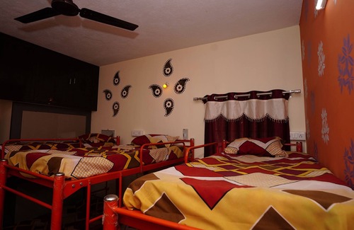 Sadras Apartment | Spacious bedrooms PG House in wonderful Chennai with AC, fitness room, WiFi