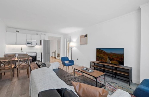 Atlantic City Apartment | Spacious Boardwalk 2BR 3BA Condo by CozySuites