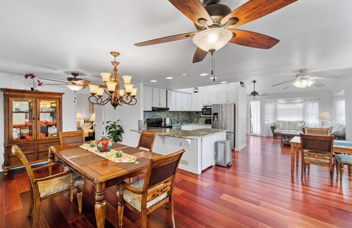 Coconut Grove Apartment | Spacious & Breezy 3 Bedroom Home with Ko'Olau Views and a Pool