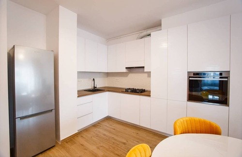 Oradea Apartment | Spacious & Bright 2 bedroom Central Apartment