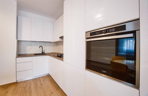 Oradea Apartment | Spacious & Bright 2 bedroom Central Apartment