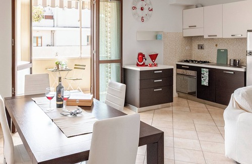 Santa Maria Novella Apartment | Spacious & Bright & Private Parking in Florence,Just Minutes to Historic Center