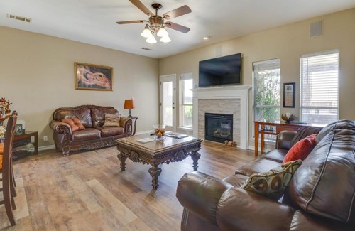 Broken Arrow House | Spacious Broken Arrow Retreat Yard and Grill!