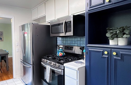 Tallahassee House | Spacious Bungalow Near Capitol, Campus & Hospitals, Pet Friendly.