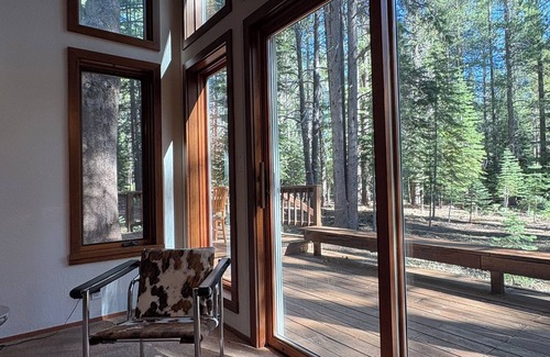 Truckee House | Spacious but Cozy Tahoe Donner Getaway