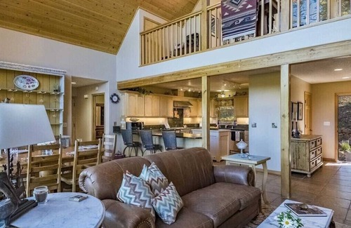 Angel Fire Cabin | Spacious cabin, 2 decks, Wheeler PK view, over 2mi from ski drop off, hot tub…