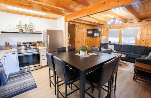 Strawberry Cabin | Spacious Cabin near Pinecrest and Dodge Ridge