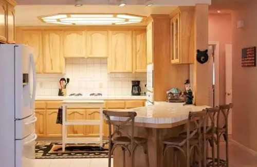 Shaver Lake Ski Chalet | Spacious cabin with game room free WIFI & parking