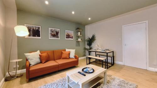 Birmingham City Centre Apartment | Spacious Central Duplex Apartment with 2 Bathrooms with Free Wi-Fi, Parking and Keyless Access, Sleeps up to 9 - Perfect for Groups