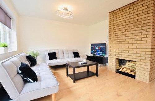 Botley House | Spacious Central Oxford Detached Home