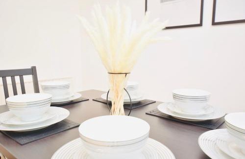 Botley House | Spacious Central Oxford Detached Home