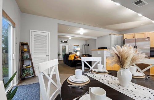 Everson House | Spacious centrally located farmhouse with stunning views, large yard, firepit