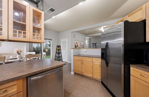 Everson House | Spacious centrally located farmhouse with stunning views, large yard, firepit