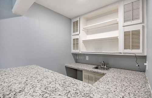 Woodlake - Briar Meadow House | Spacious centrally located home shopping, dining, sports venues, nightlife.etc.