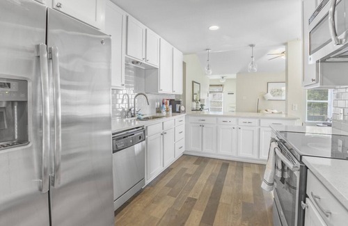 Mid City South Condo | Spacious, Centrally Located 2bd Condo w/ Pool